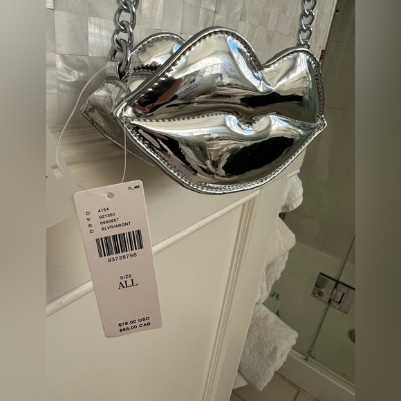 NWT new Anthropologie shiraleah silver lips mini bag purse crossbody chain - Picture 3 of 17